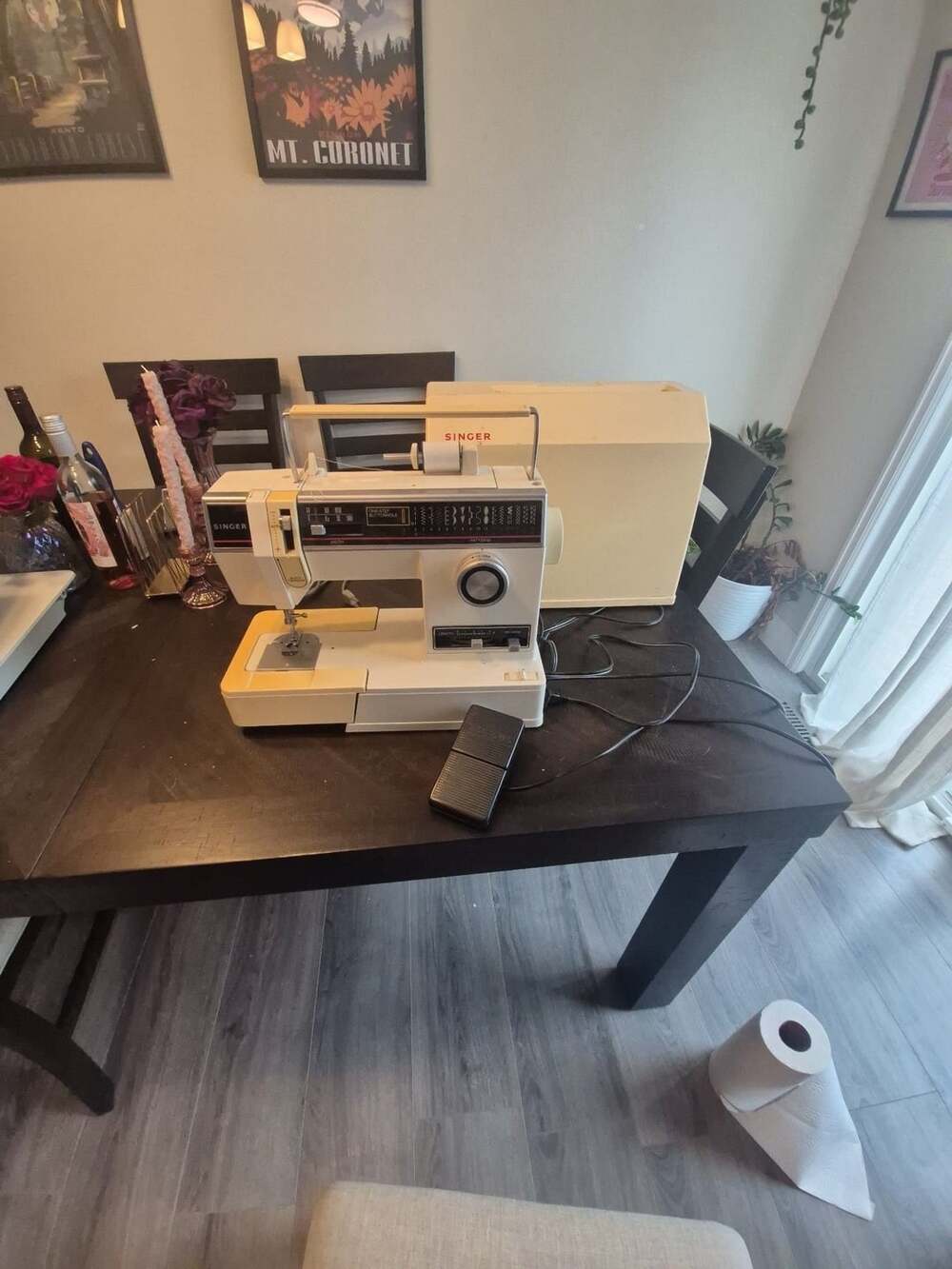 Singer 6235 Serenade 30 Sewing Machine with Pedal and Case